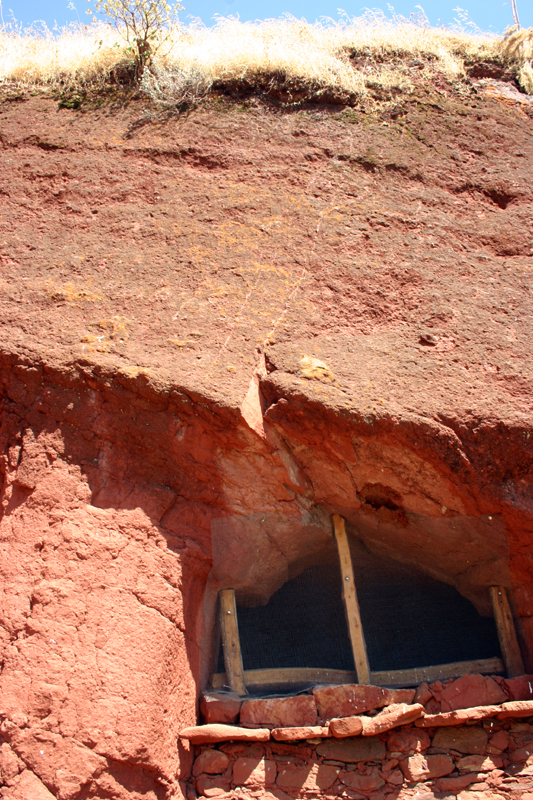 facade crack detail